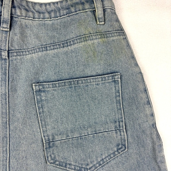 GeeGee Light Wash High Waist Distressed Tapered “Mom” Ankle Baggy Jean Size M - Picture 10 of 15